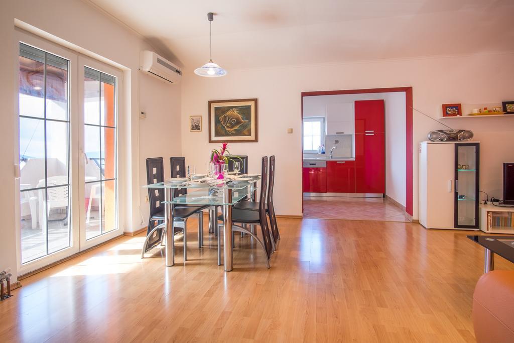 Apartments Jenny Pinezići Eksteriør billede